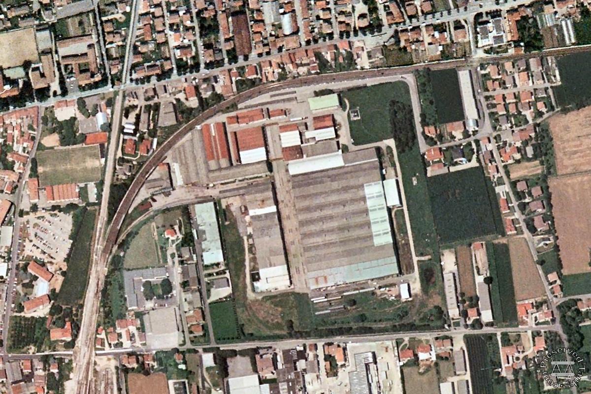 Officine di Cittadella workshops, with railway line passing around it from bottom left to top right