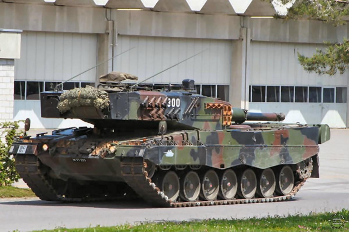 In service Leopard 2