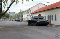 Tanks outside Biblioteca Lobo Viana